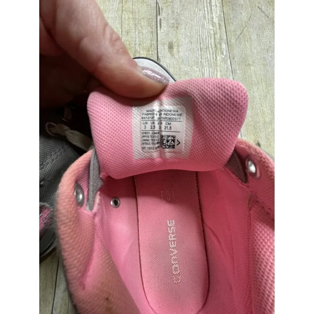 Converse Mid Rise Sneakers Size 3
